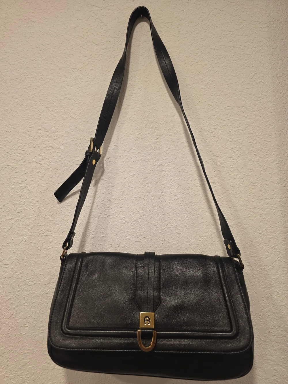 Vintage Etienne Aigner handbag